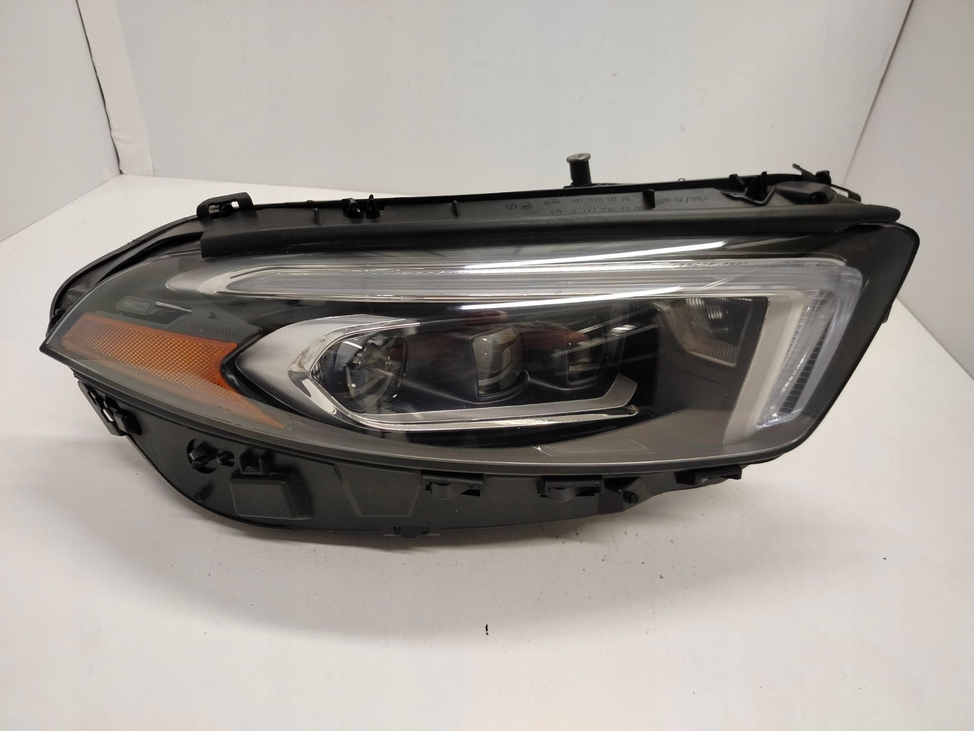 Phare droit Mercedes Classe A W177 A1779063005, Autos : Pièces & Accessoires, Mercedes-Benz AG, Mercedes-Benz, Utilisé, Mercedesstrasse 120
70372  Stuttgart, DE