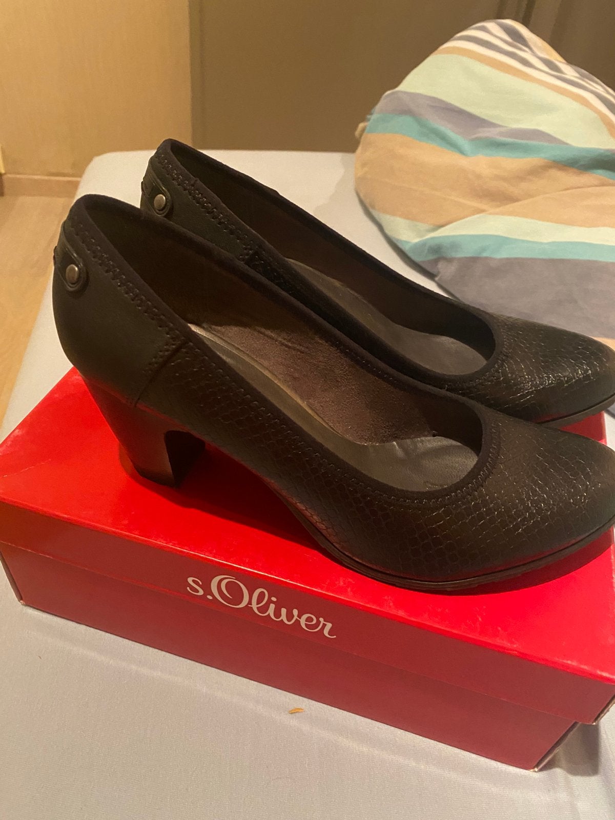 Zwarte pumps maat 39 merk s oliver, Ophalen of Verzenden, Zo goed als nieuw, Pumps