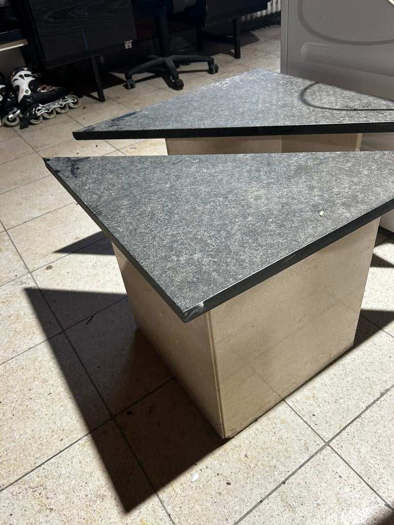 Stenen bijzettafeltjes hoekjes witsteen / arduin, Tuin en Terras, Tuintafels, Ophalen, Zo goed als nieuw