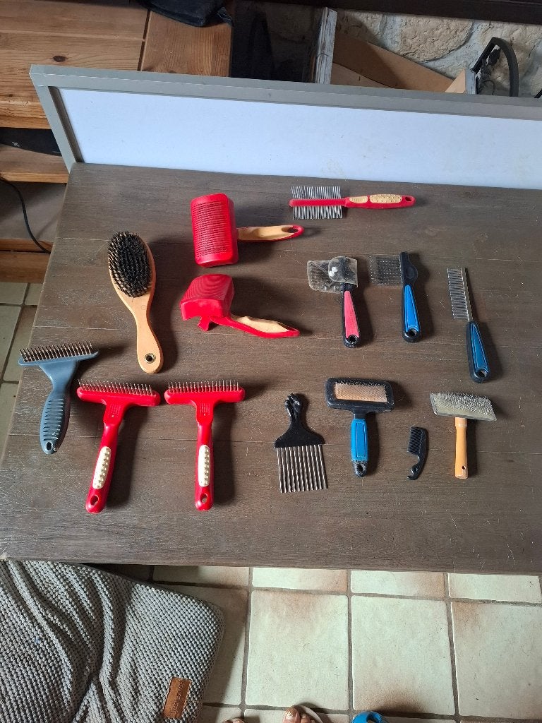 lot de brosse et peigne pour chien, Animaux & Accessoires, Enlèvement, Comme neuf