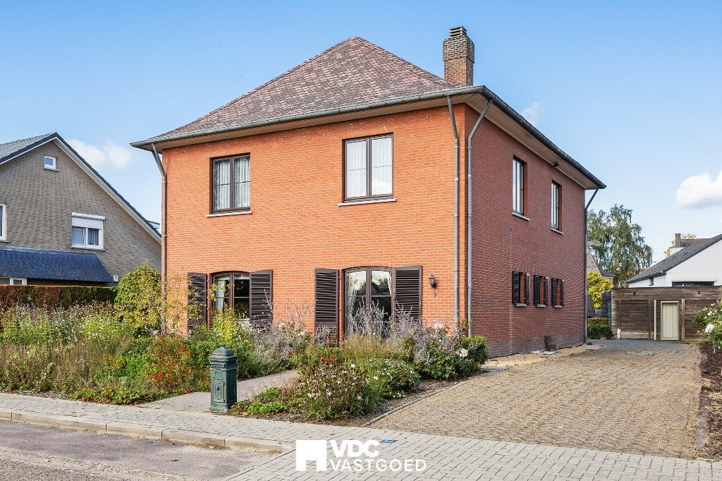 Ruime en zeer verzorgde gezinswoning met 5 slaapkamers, Immo, Province de Limbourg, 500 à 1000 m², 231 m², 5 pièces