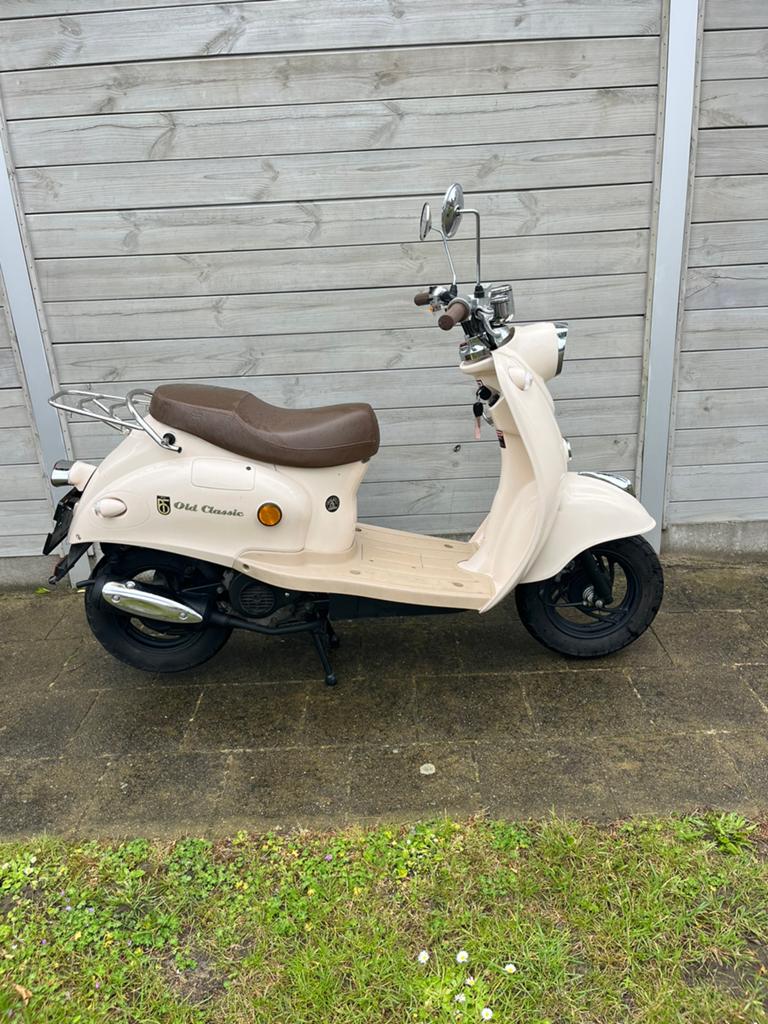 Scooter -A-klasse te koop, Fietsen en Brommers, Ophalen, Zo goed als nieuw