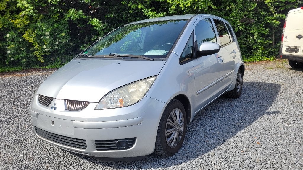 mitsubishi colt 1.1i AL BLANCO GEKEURD V.V. AIRCO euro4 2006, Autos, Mitsubishi, Argent ou Gris, Achat, Entreprise, https://public.car-pass.be/vhr/13be5c6e-c714-4772-a115-0f7d19107c62
