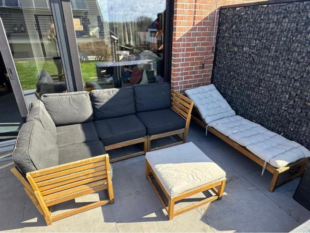 Loungeset - MOET WEG, Tuin en Terras, Tuinsets en Loungesets, Zo goed als nieuw, Loungeset, Hout, Hocker, Ophalen