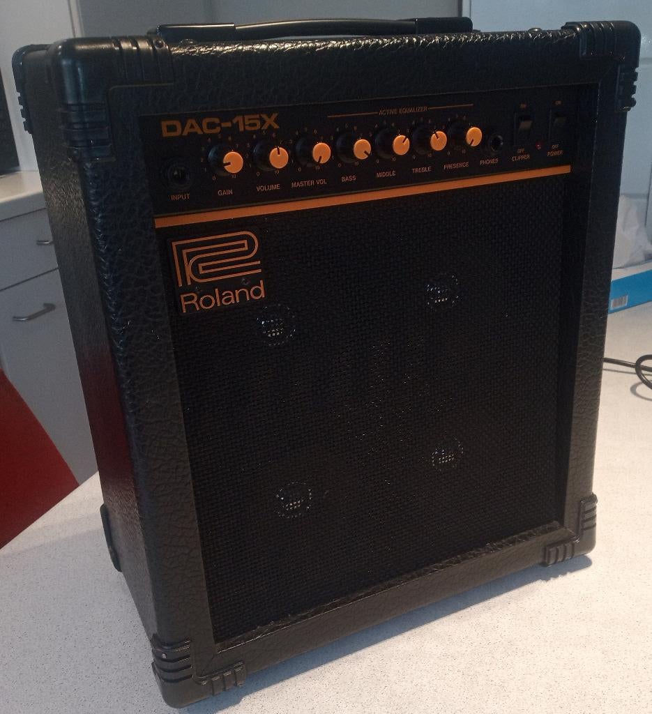 gitaarversterker Roland DAC-15 van 30watt, Enlèvement, Comme neuf, Guitare, Moins de 50 watts