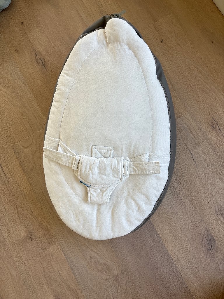 Doomoo Seat ‘n Grow - ideaal voor kindjes met reflux, Enfants & Bébés, Enlèvement, Comme neuf, Autres marques, Avec ceinture(s)