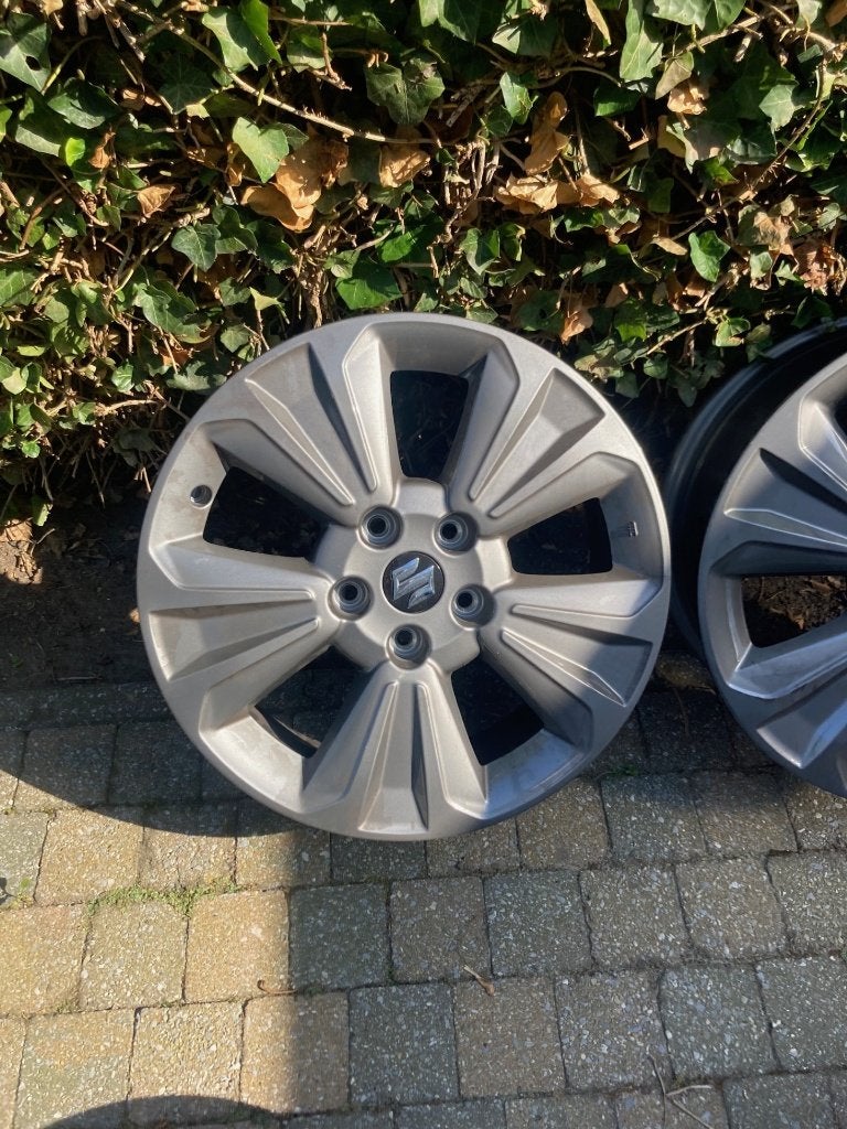 Velgen Suzuki nieuw 17 inch, Ophalen, Gebruikt