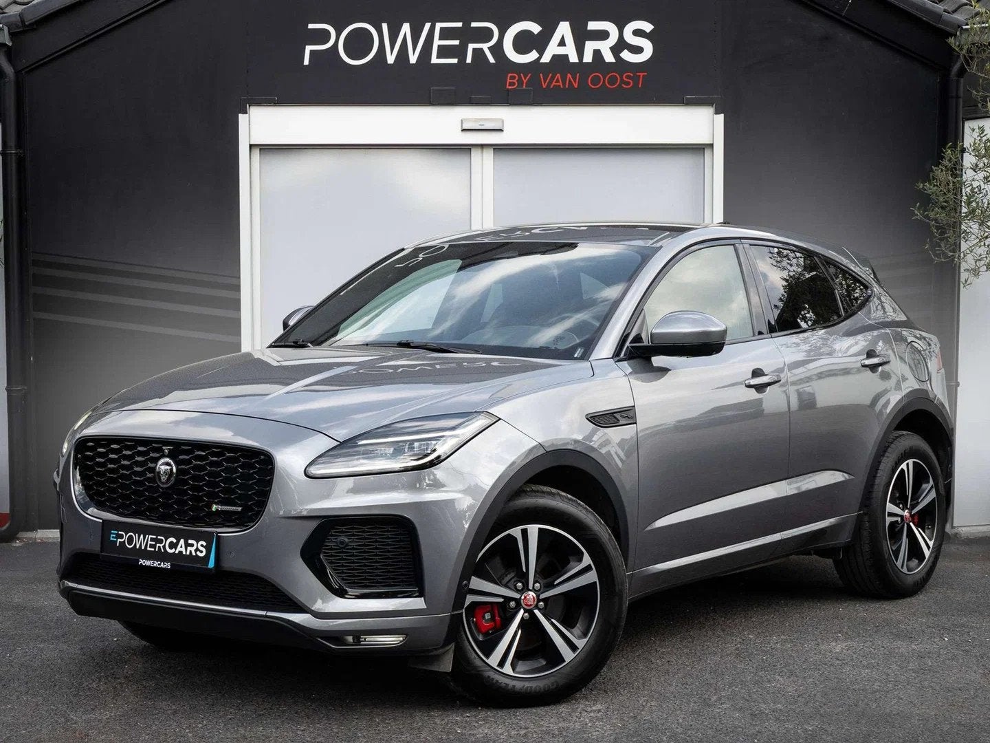 Jaguar E-Pace P300e R Dynamic | Pano | Leder | 360 | ACC, Autos, Cuir, Argent ou Gris, Achat, Euro 6
