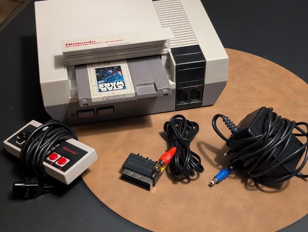 Nintendo NES + game Star Wars, Ophalen of Verzenden, Zo goed als nieuw