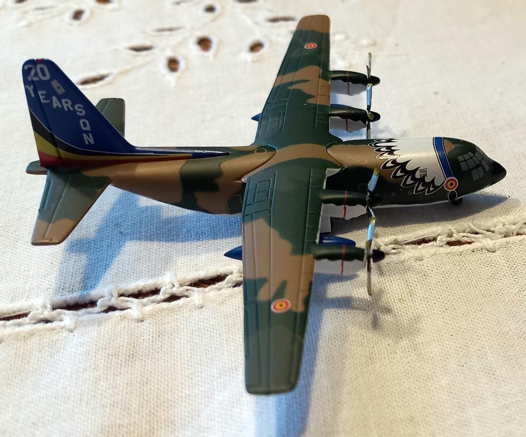 Belgische LuM C-130 BAF 20 Years op schaal 1/400, Ophalen of Verzenden, Zo goed als nieuw, Schaalmodel