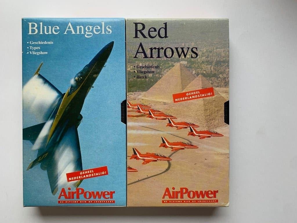 2 VHS cassettes Blue Angels en Red Arrows demoteams, Collections, Objets militaires | Général, Armée de l'air, Enlèvement ou Envoi