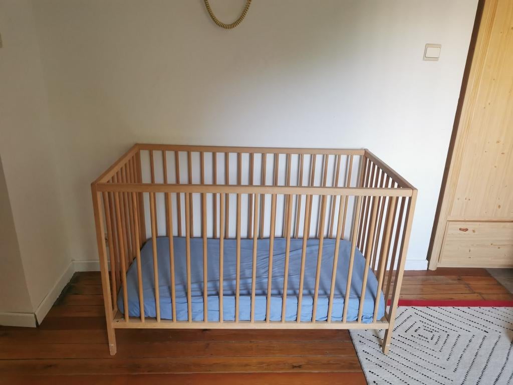 Babybed + matrasje + matrasbeschermer en hoes, Ophalen