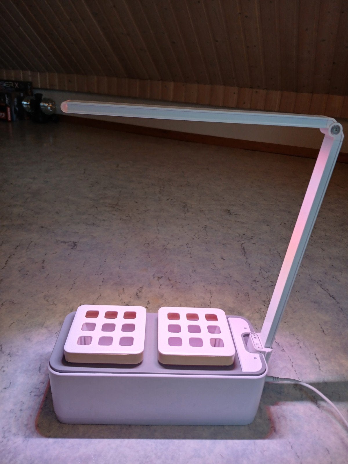 Planten kweekset met LED-groeilamp, Ophalen, Binnen, Zo goed als nieuw, Rechthoekig