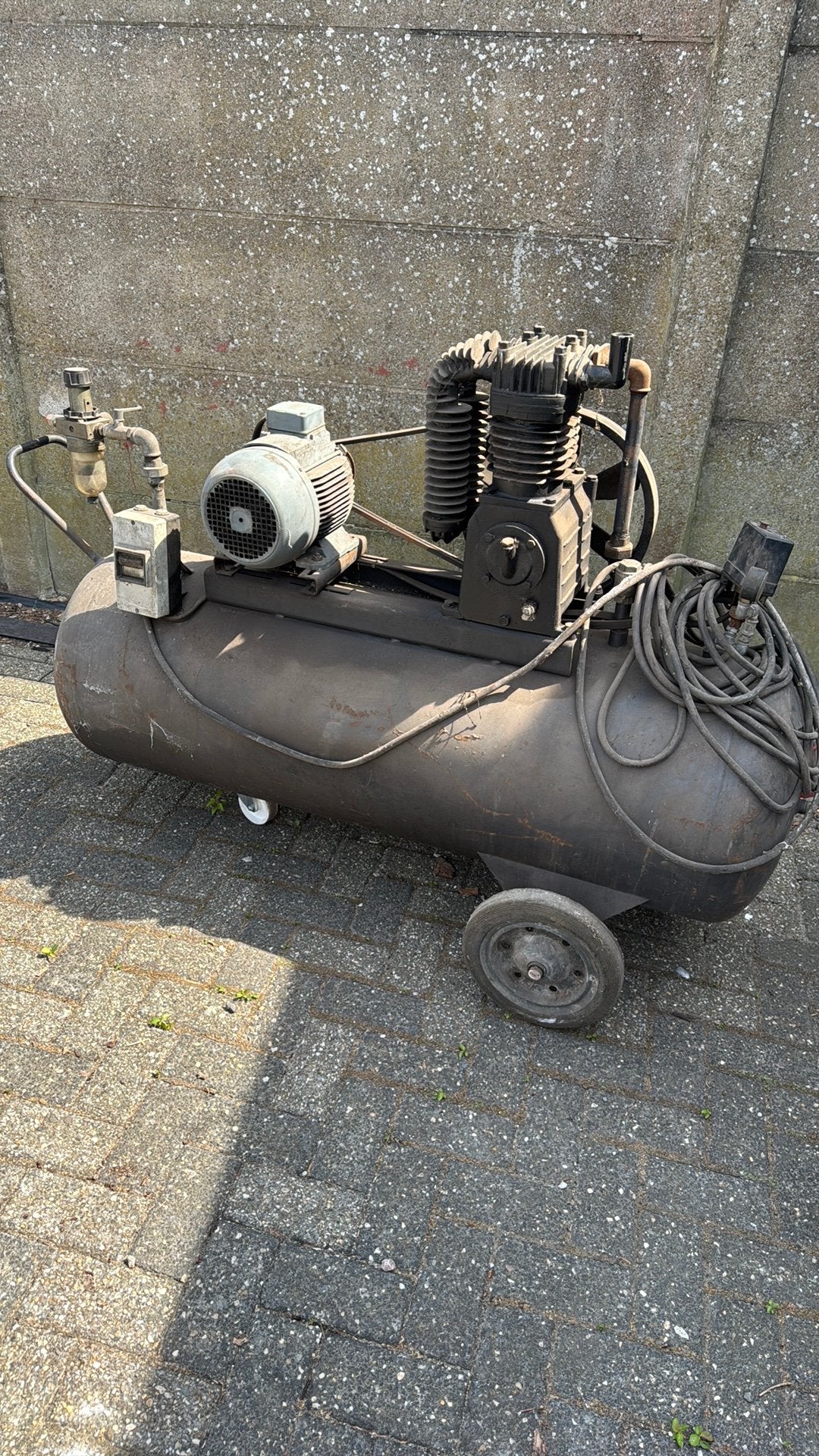 Compressor 270l, 100 liter of meer, Ophalen, Gebruikt, 6 tot 10 bar