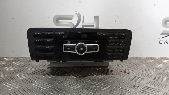 Radio van een Mercedes B-Klasse, Gebruikt, -, Ophalen of Verzenden, -