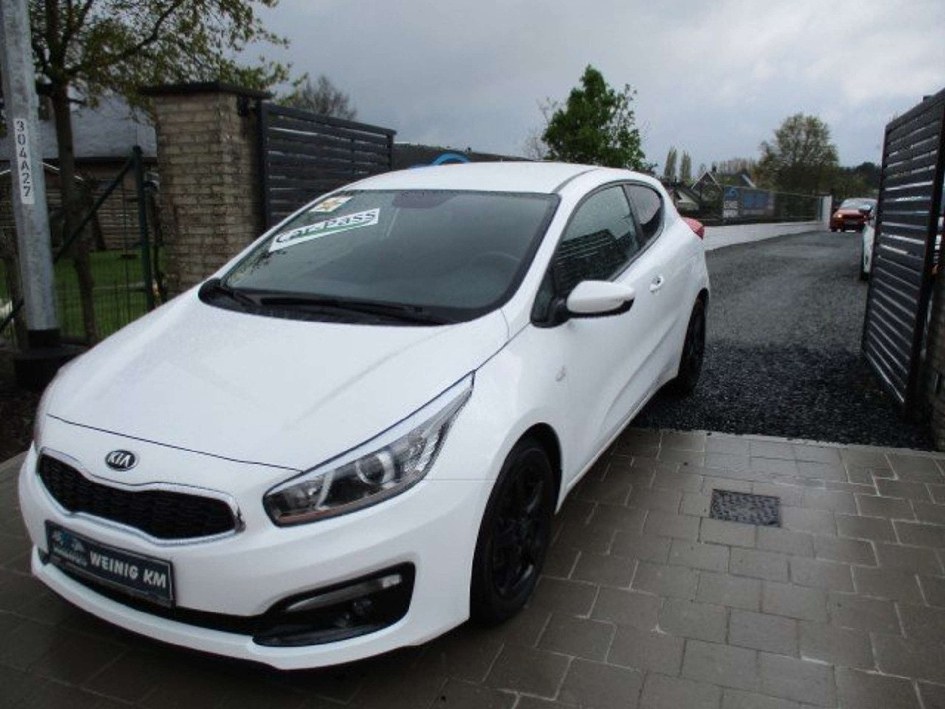 Kia ProCeed / pro_cee'd 1.4i DYNAMIQUE BLACK EDITION ALU AIR, Auto's, Stof, Gebruikt, 4 cilinders, Bedrijf