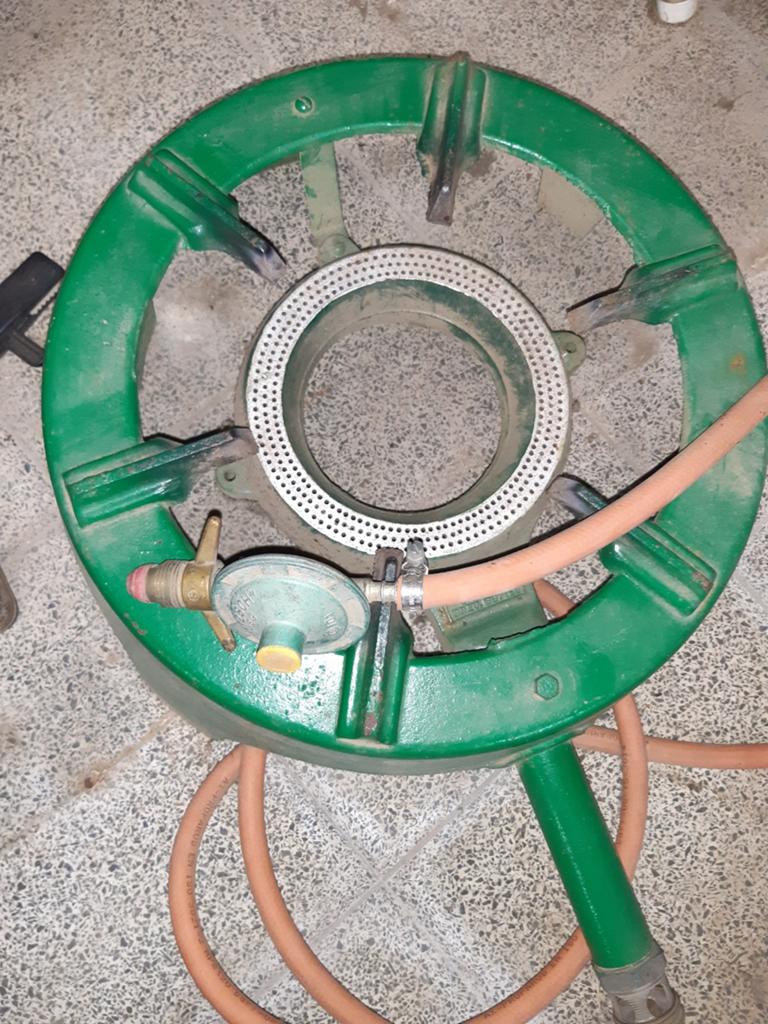 Giet yzeren rechaud met ontspanner, Ophalen