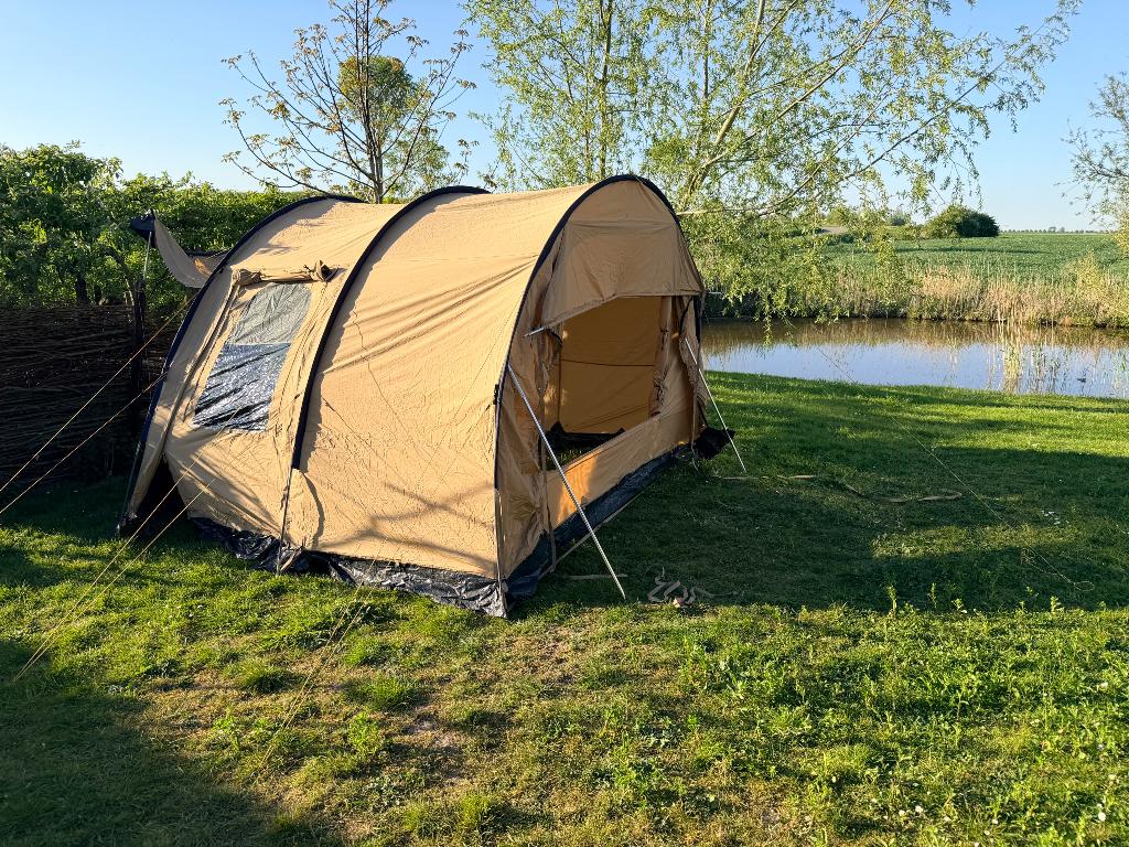 Bustent, Caravans en Kamperen, Tenten, Ophalen, Zo goed als nieuw, Tot en met 4