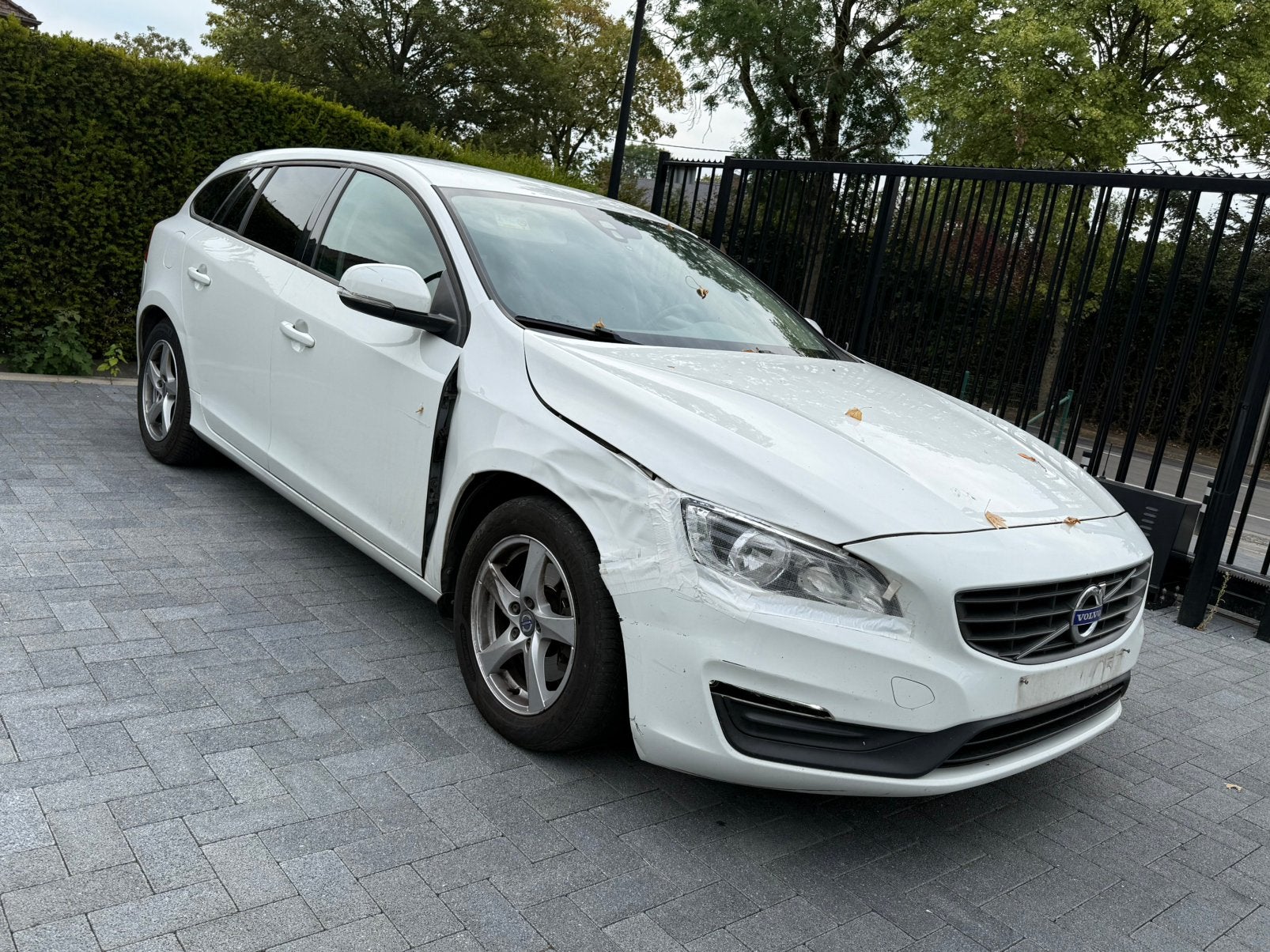 Volvo V60 2.0 D3 | Euro 6b | 150 pk. | Navi | Cruise |, Stof, 1995 cc, Wit, V60