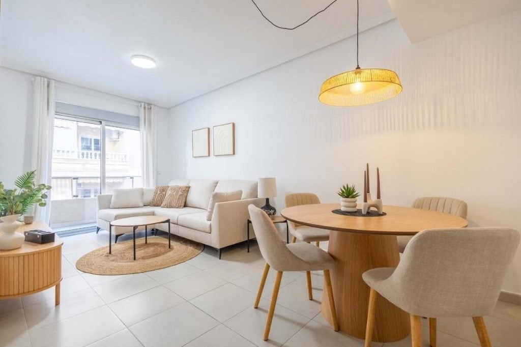 Appartement spacieux avec parking/plage à Torrevieja, Immo, Étranger, Espagne, Appartement, Ville