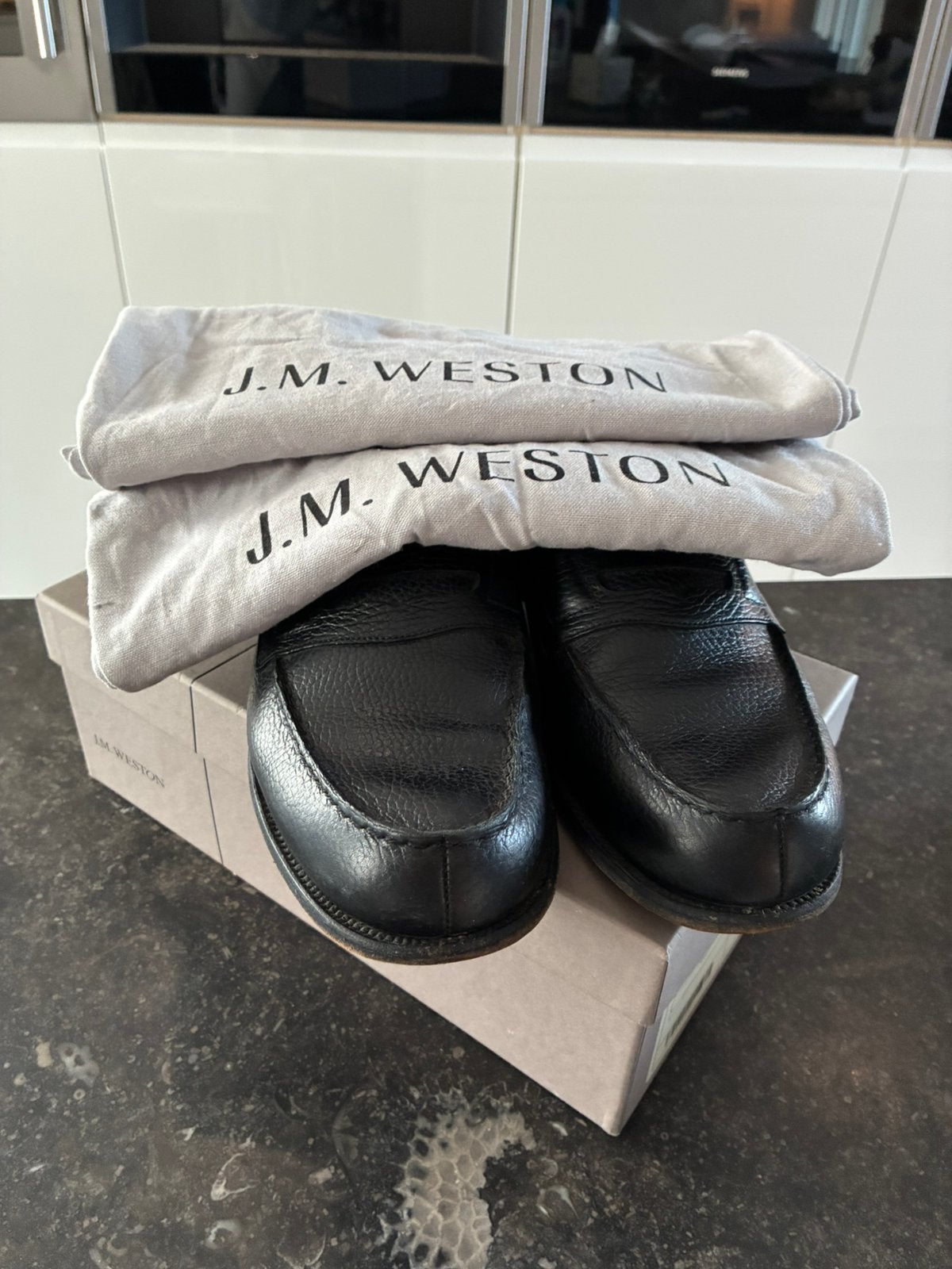 Chaussures homme JM Weston - pointure 42-42,5, Vêtements | Hommes, Enlèvement ou Envoi, Espadrilles et Mocassins, Porté, Noir