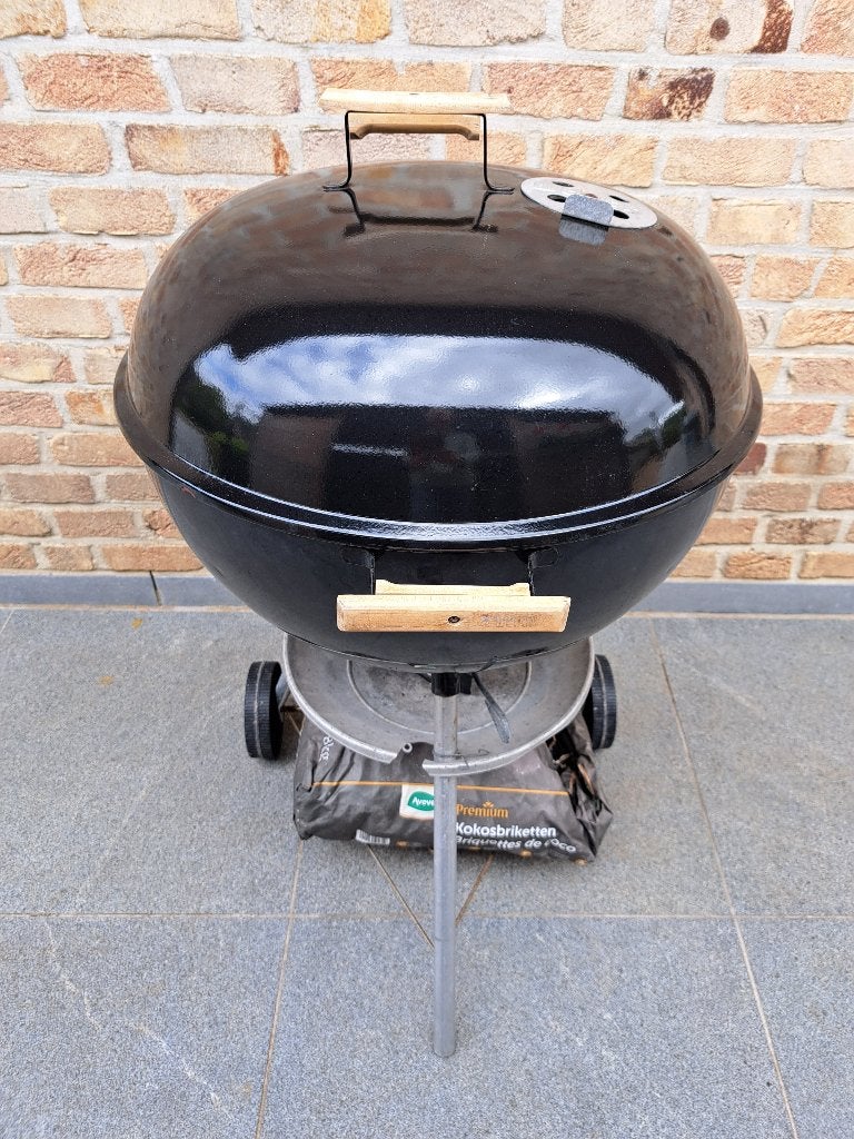 Weber bbq 57cm, Tuin en Terras, Houtskoolbarbecues, Ophalen, Gebruikt, Weber