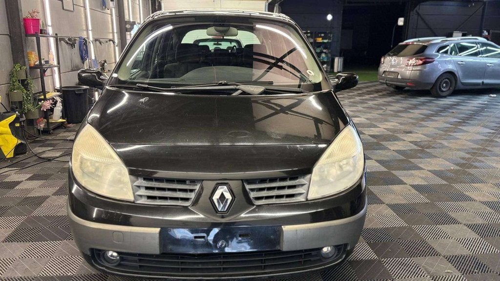 Renault Mégane scenic benzine eur4 automaat bj2004 7zit, Autos, https://public.car-pass.be/vhr/8f35ffe8-4d63-4beb-8457-6f36d0b267e9