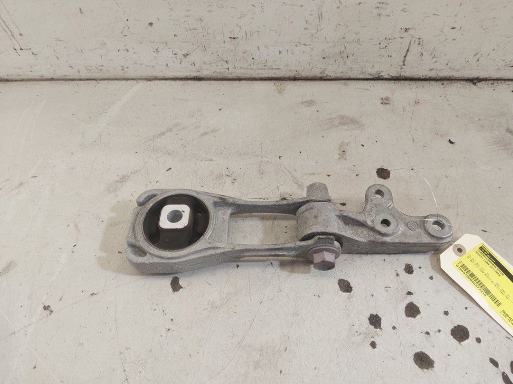 SUPPORT BOITE DE VITESSES Toyota Yaris IV (P21 / PA1 / PH1), Autos : Pièces & Accessoires, Kundenbetreuung@toyota.de, Toyota, Utilisé