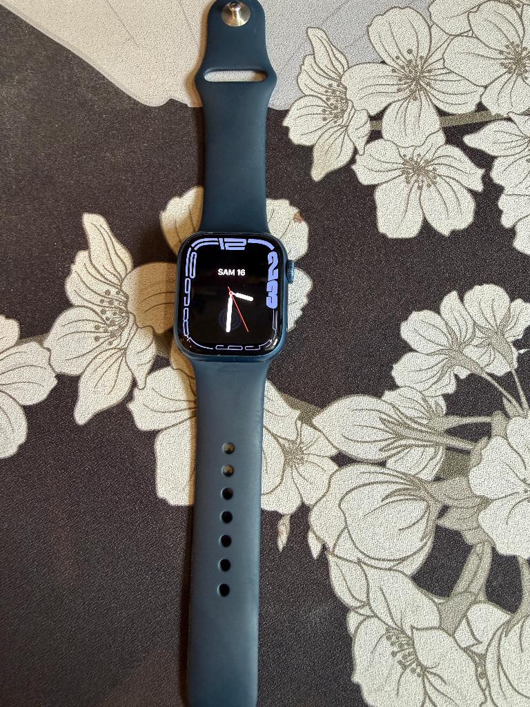 Apple Watch Series 7 41 mm GPS Midnight, Handtassen en Accessoires, Gebruikt, Blauw, Apple Watch, IOS