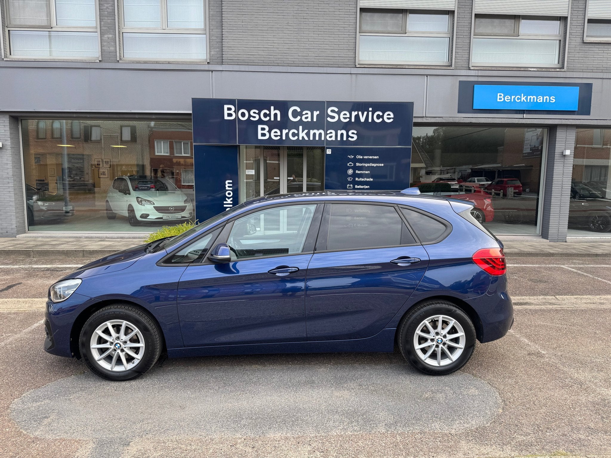 BMW 216 Active Tourer 1.5 Benzine + Panoramisch dak, Auto's, Voorwielaandrijving, Stof, Gebruikt, Blauw