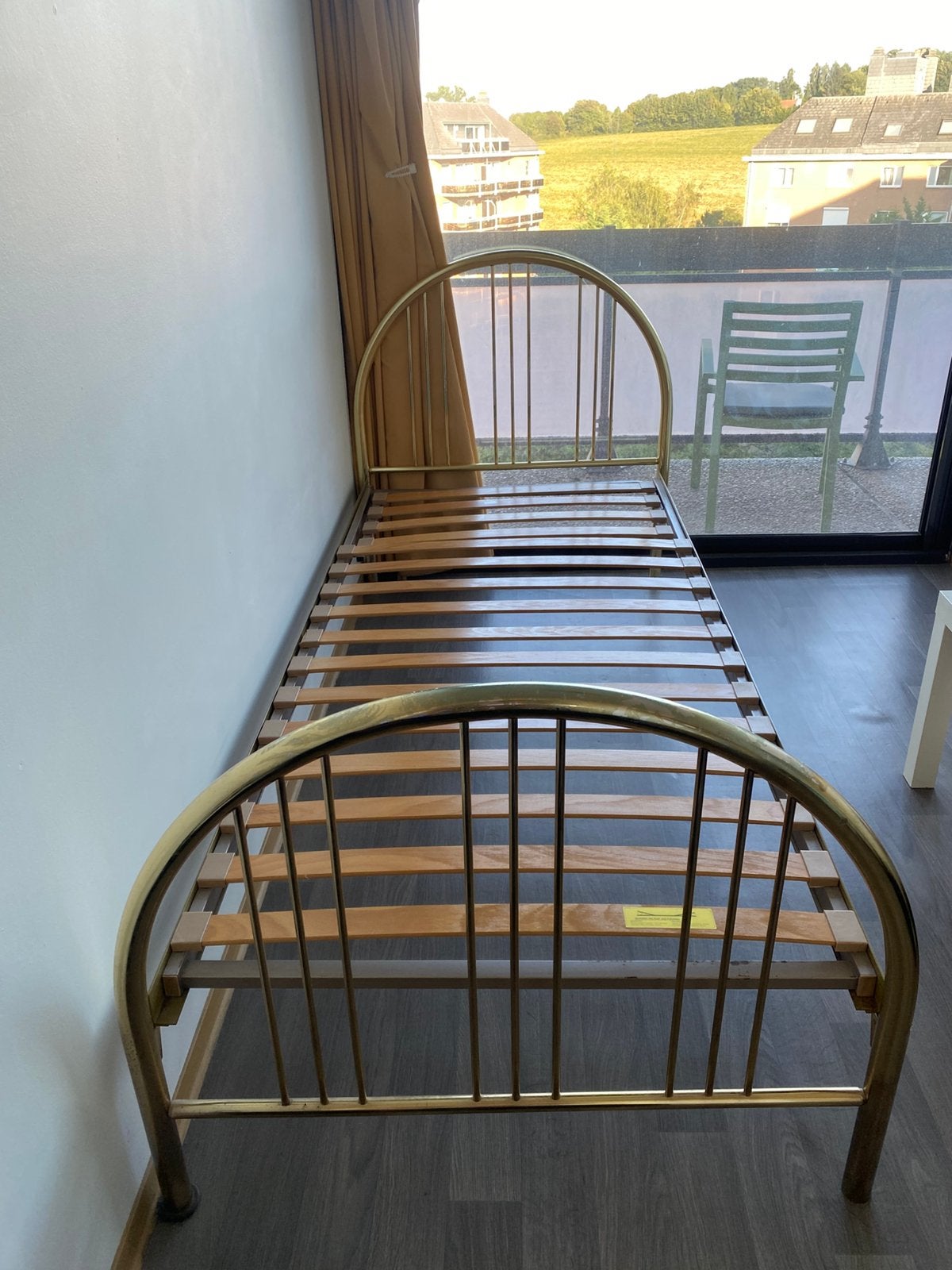 Lit métal doré + sommier 90x200, Enlèvement, Utilisé, Une personne, Métal