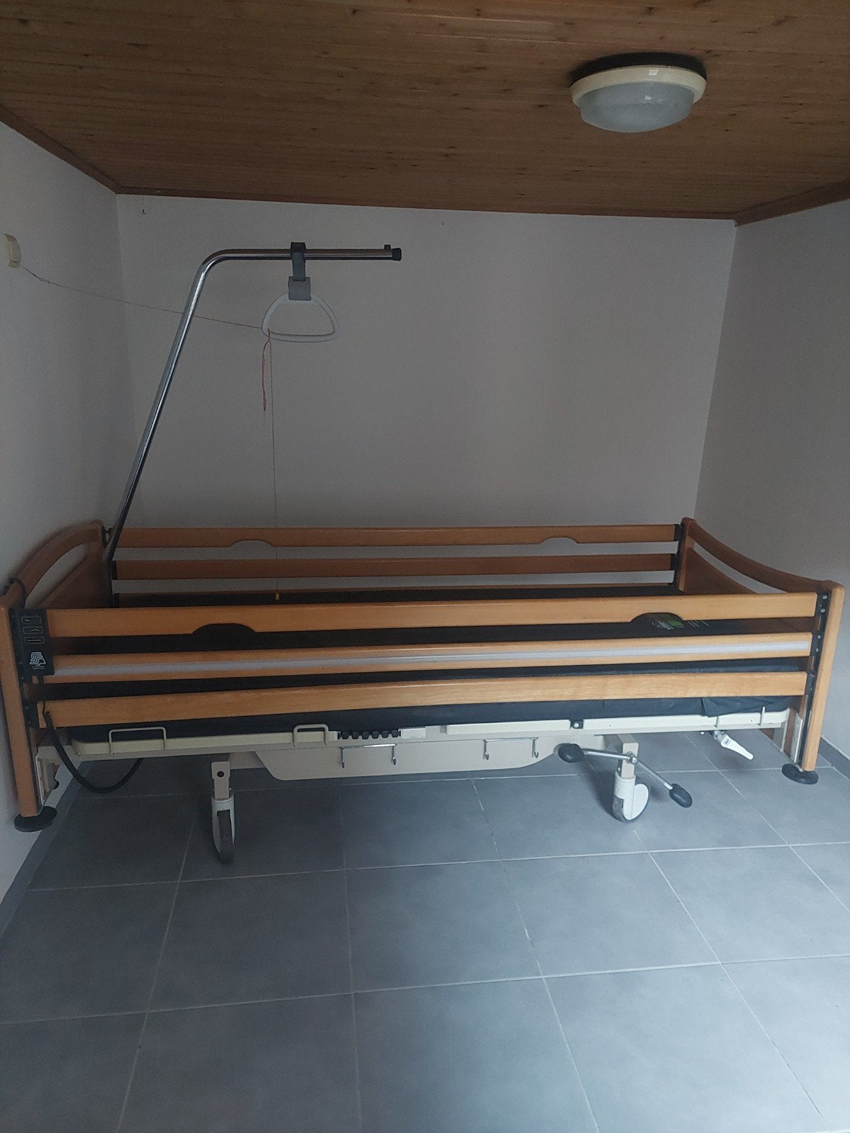 elektrisch ziekenhuisbed, Ophalen, Gebruikt