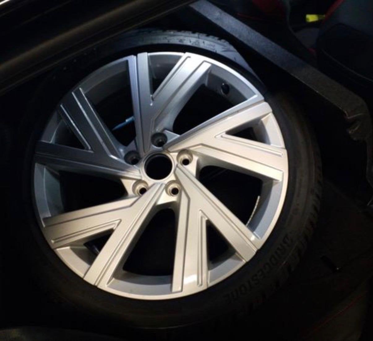 Golf 8 GTI Bergamo + winterbanden, Ophalen, 18 inch, Winterbanden, Velg(en)