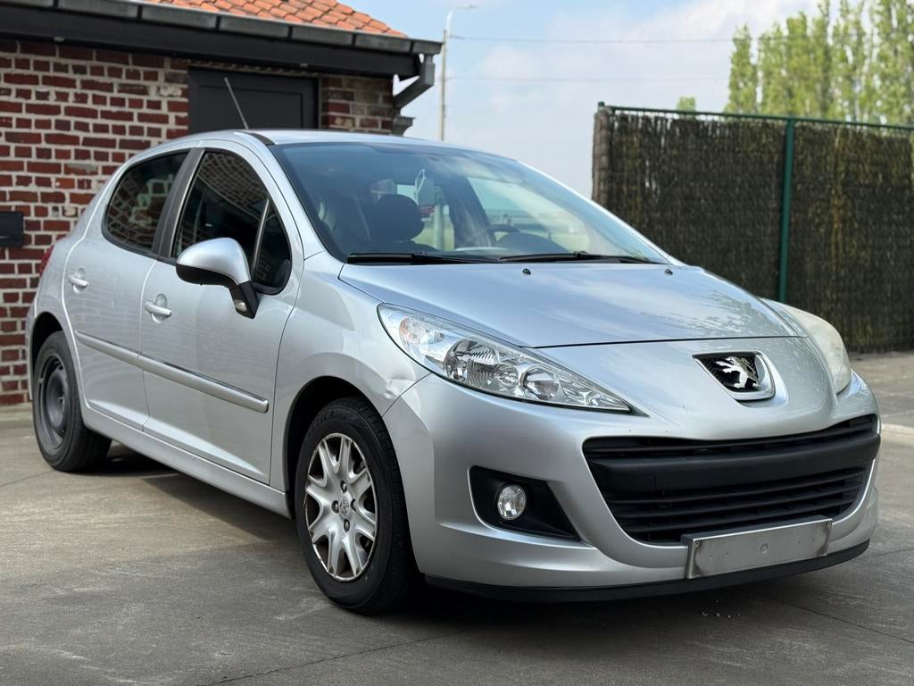 Peugeot 207 + 2014 1.4 HDI 157000KM, Euro 5, Zwart, 5 deurs, Particulier