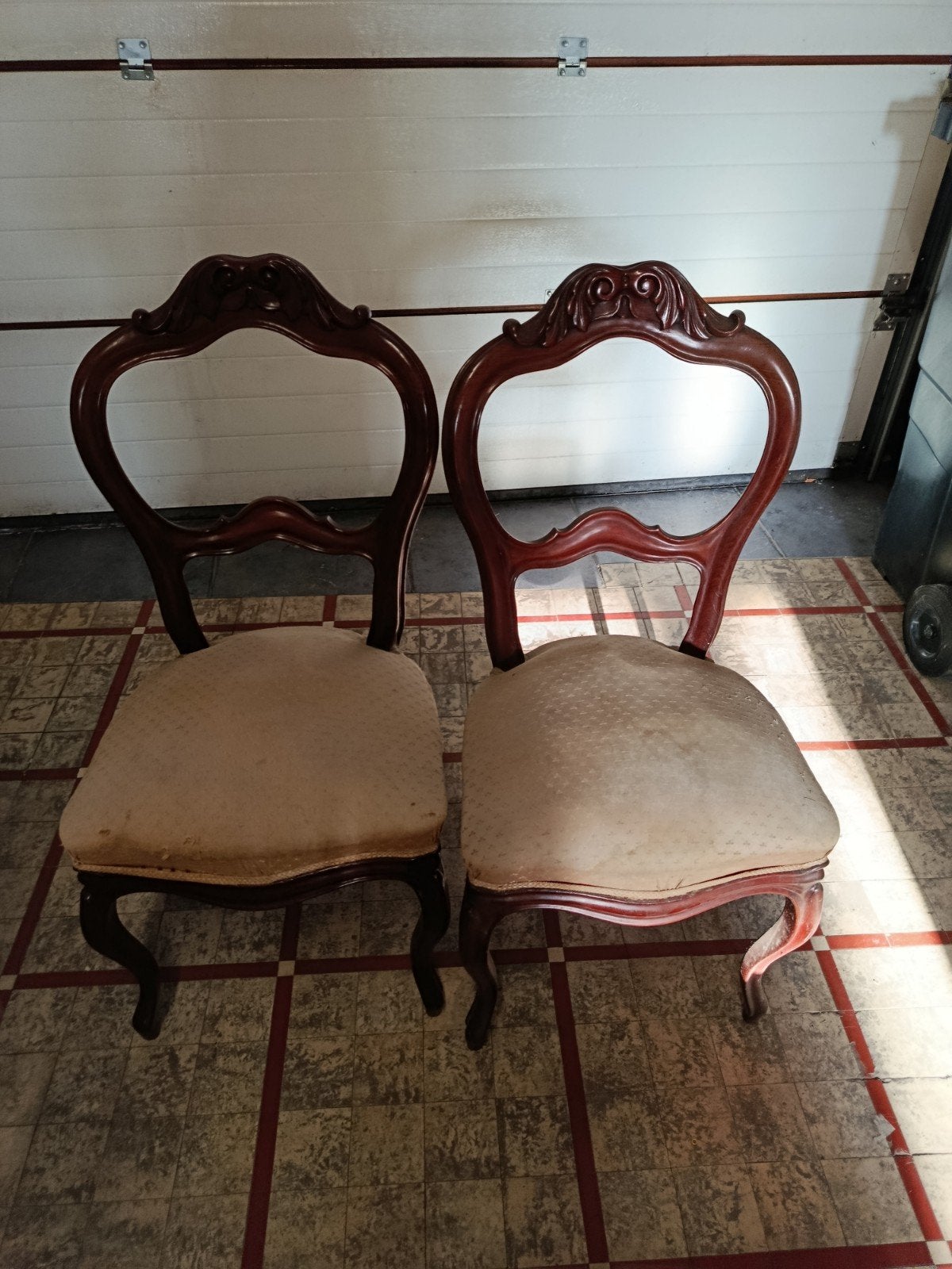 A vendre une paire de chaises anciennes de style Louis Phili, Enlèvement