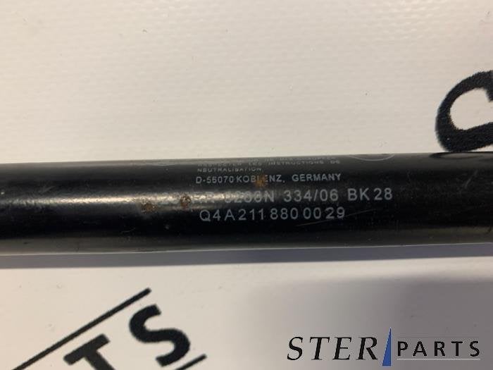 Amortisseur capot moteur droit d'un Mercedes E-Klasse, 3 mois de garantie, Utilisé, -, -