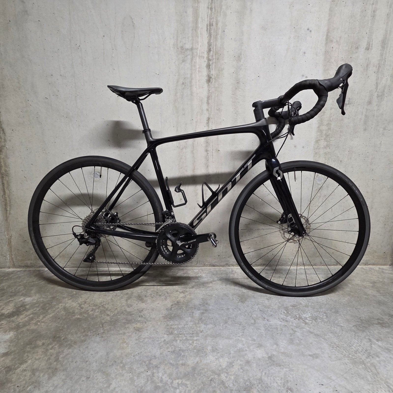 Scott Addict 20 Disc 2021, Fietsen en Brommers, Fietsen | Racefietsen, 28 inch, Gebruikt, Carbon, Heren