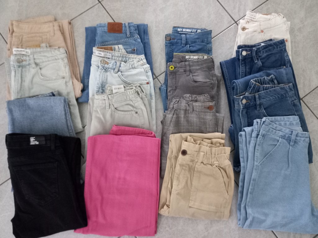Pakket 16 meisjes broeken 12 - 14 jaar, Ophalen, Zo goed als nieuw