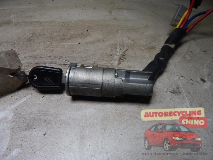 Serrure de contact + clé d'un Citroen AX, -, 3 mois de garantie, Utilisé, -