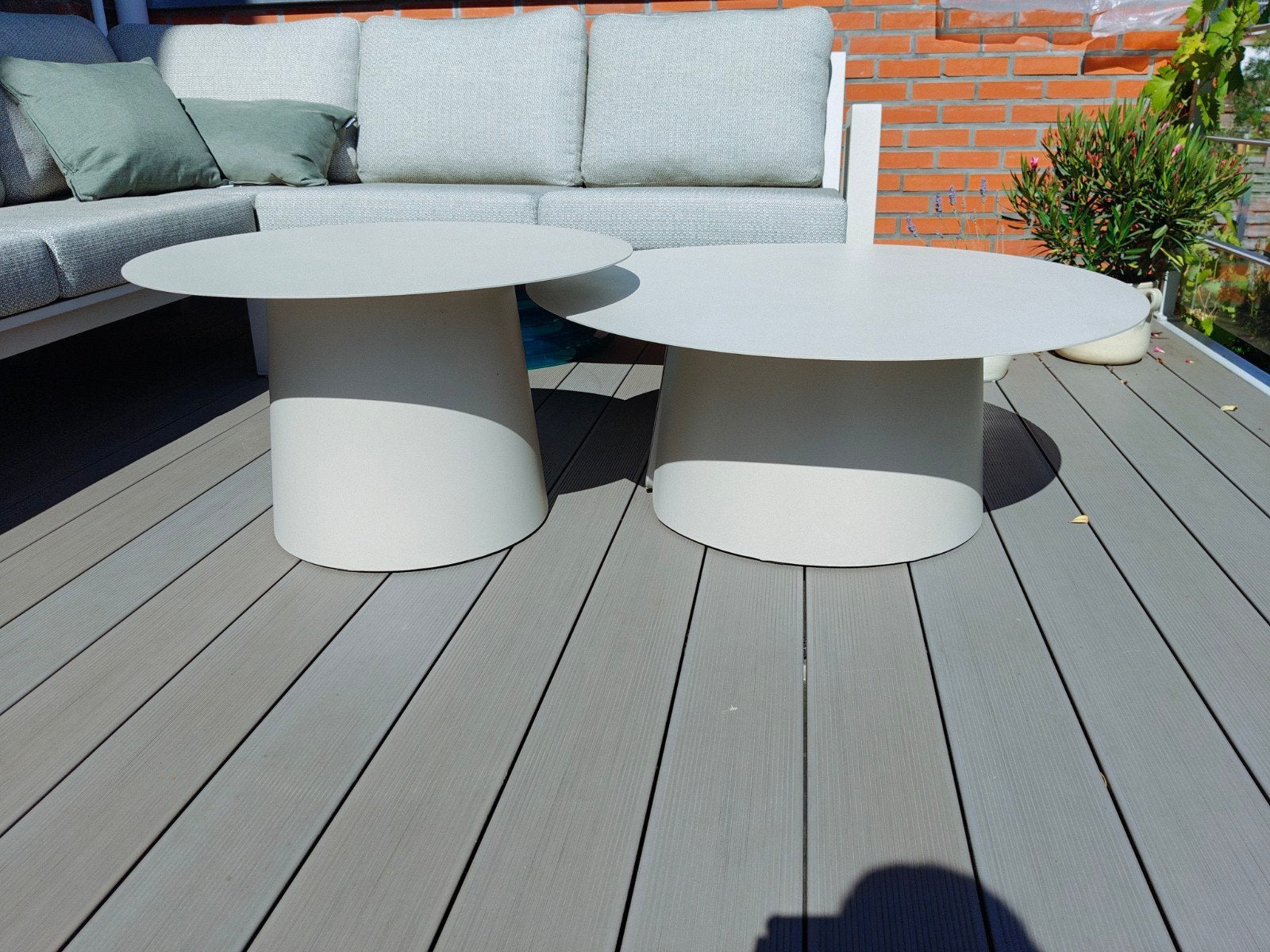 Set van 2 loungetafels (Exterioo), Ophalen
