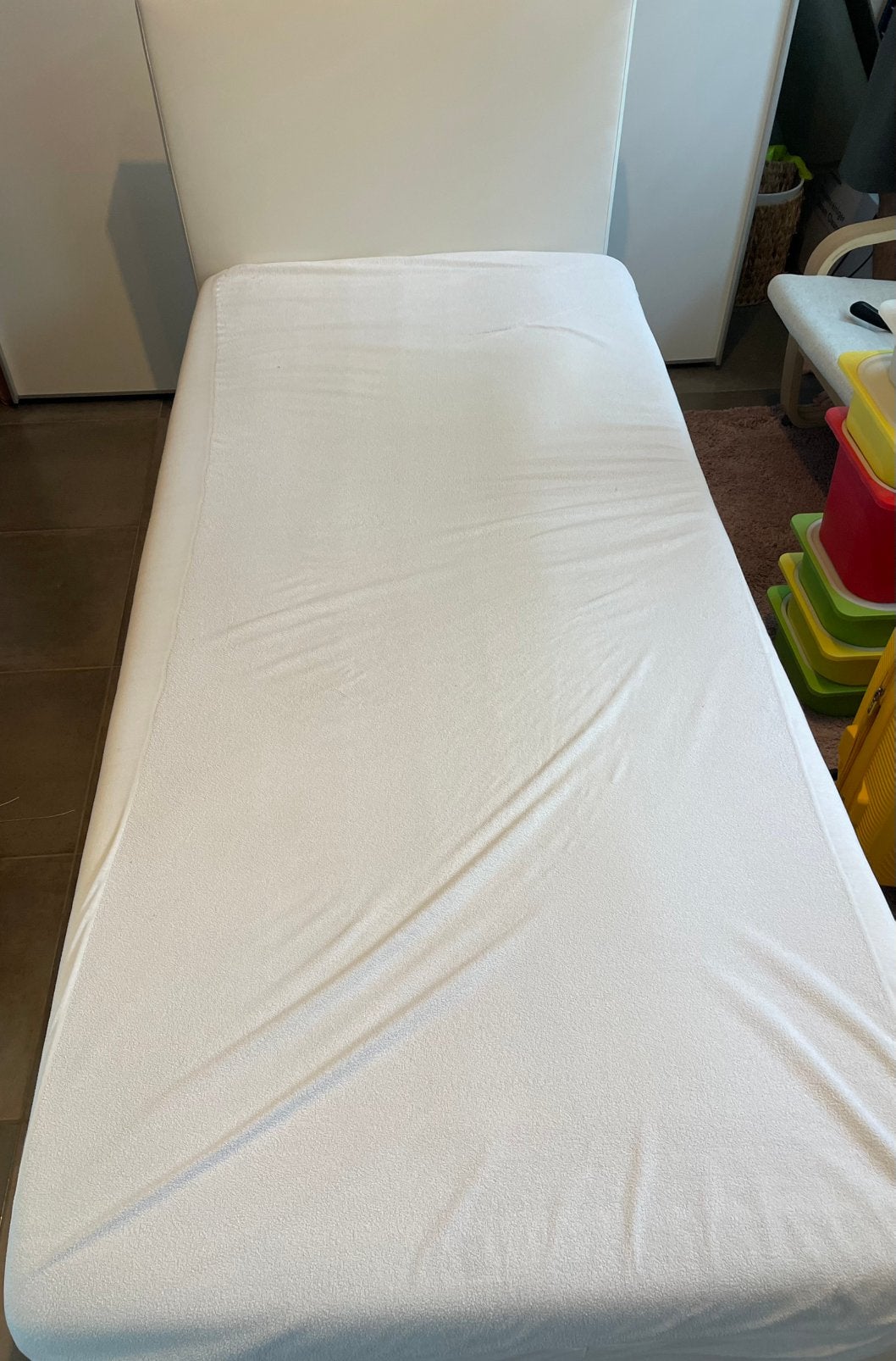 Degelijke witte boxspring 90 op 200, Enlèvement ou Envoi, Comme neuf, Matelas