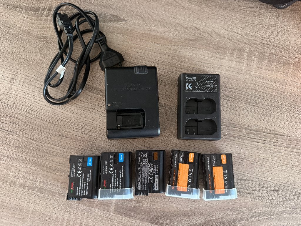 5 batteries pour Nikon + 2 chargeurs, Nikon, Enlèvement ou Envoi, Batterie, Nikon