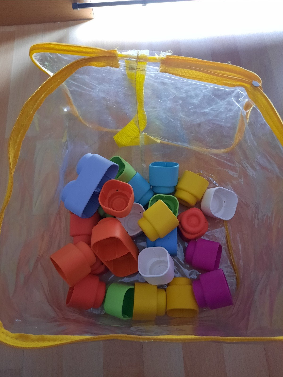 Babyspeelgoed, Ophalen