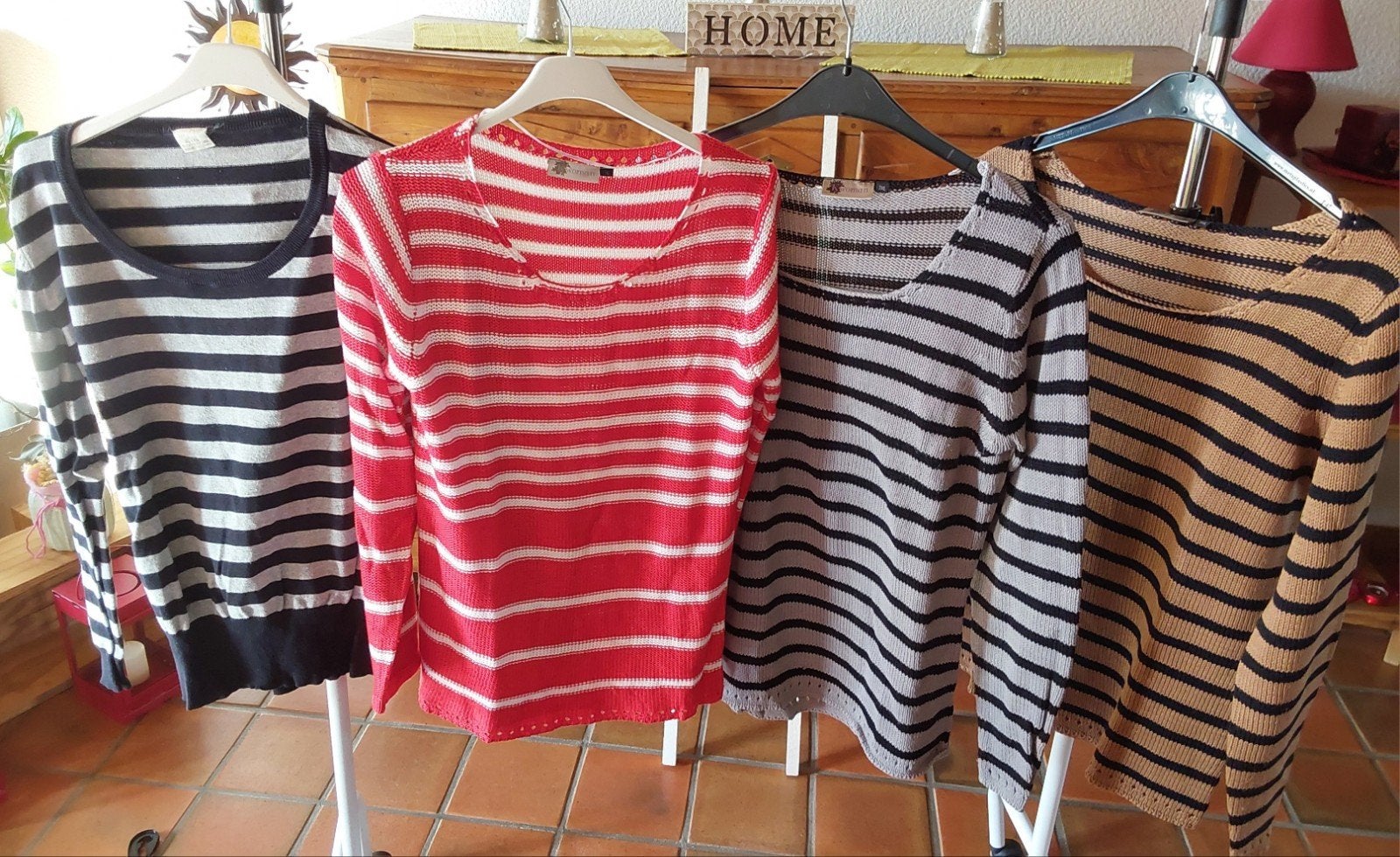 set van 18 klassieke truien in de maten XL, L
XL: 12 stuks
L, Kleding | Dames, Diverses, Ophalen of Verzenden, Gedragen, Maat 42/44 (L)