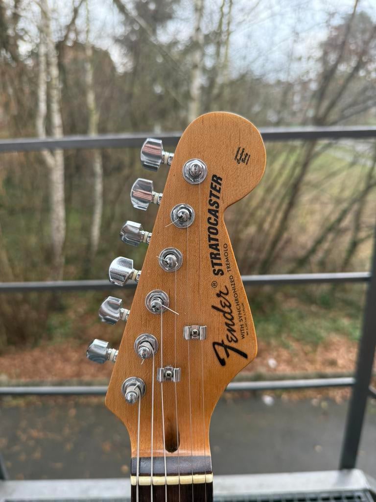 Elektrische gitaar Stratocaster, Muziek en Instrumenten, Snaarinstrumenten | Gitaren | Elektrisch, Ophalen of Verzenden, Zo goed als nieuw