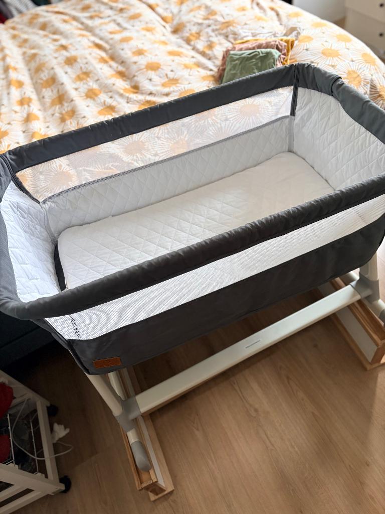 Co-sleeper Lionelo Theo – compleet, Kinderen en Baby's, Babywiegjes en Ledikanten, Ophalen, Gebruikt, Reisbedje