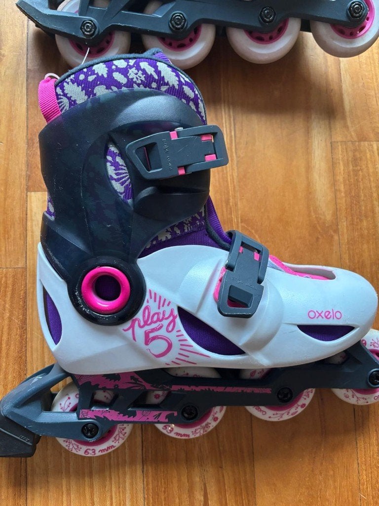 Rollers Oxelo pointure 32-34 de 6 à 10 ans, Sports & Fitness, Autres marques, Rollers 4 roues en ligne, Réglable, Comme neuf