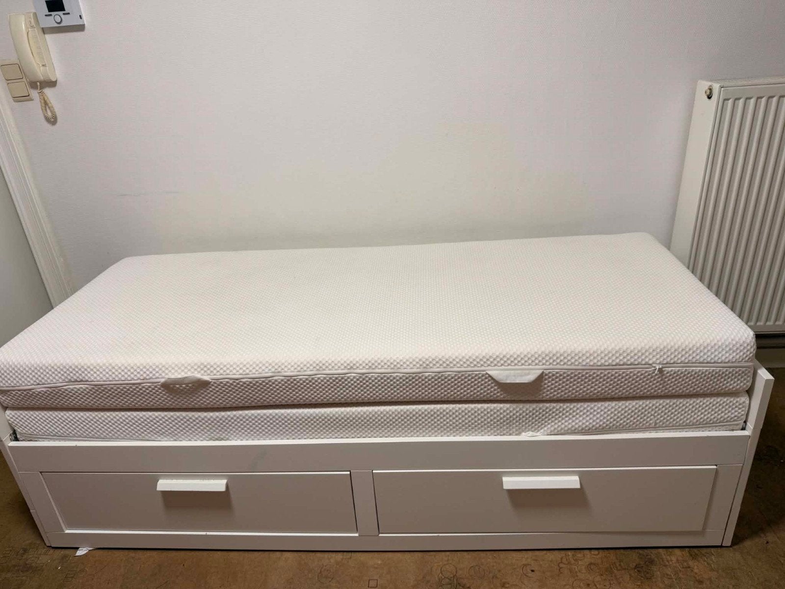 Ikea-slaapbank, Brimes, 80x200 + nieuw Abygda-matras, Huis en Inrichting, Slaapkamer | Slaapbanken, Ophalen, Wit