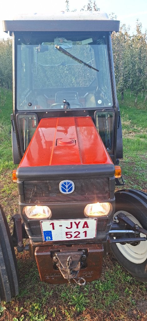 Tracteur Fiat Newholland 82-86 à voie étroite, Enlèvement ou Envoi, 80 à 120 ch, Utilisé, Fiat
