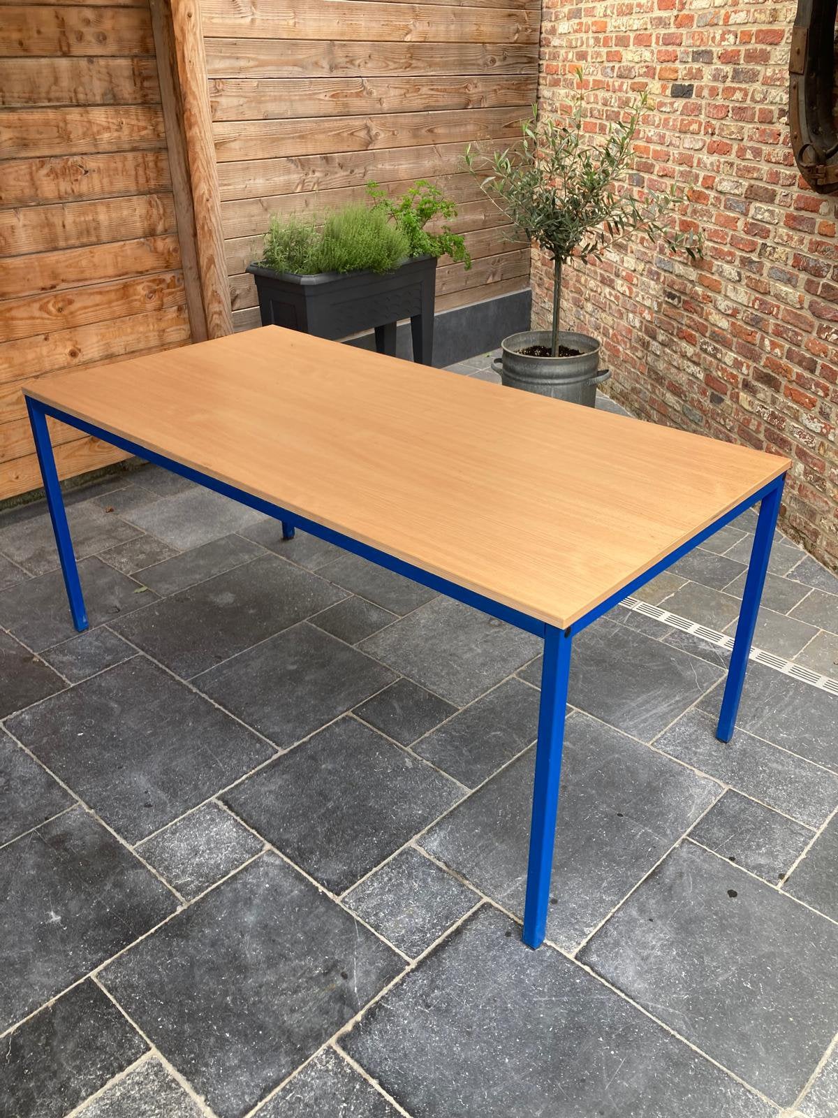 Ijzeren tafel met houten blad, Ophalen, Gebruikt